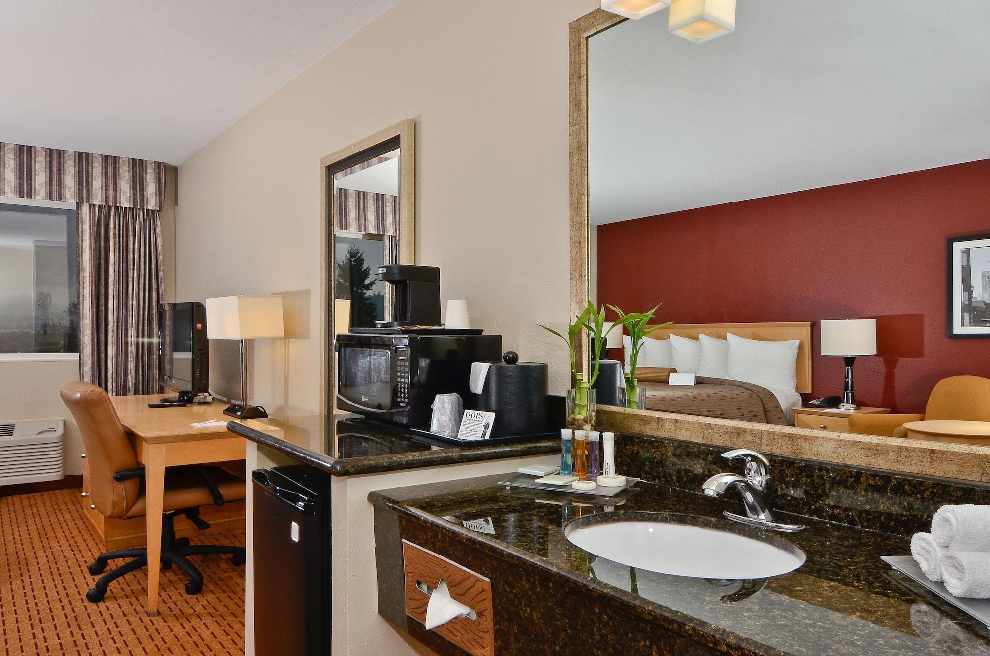Clackamas Inn And Suites Екстериор снимка