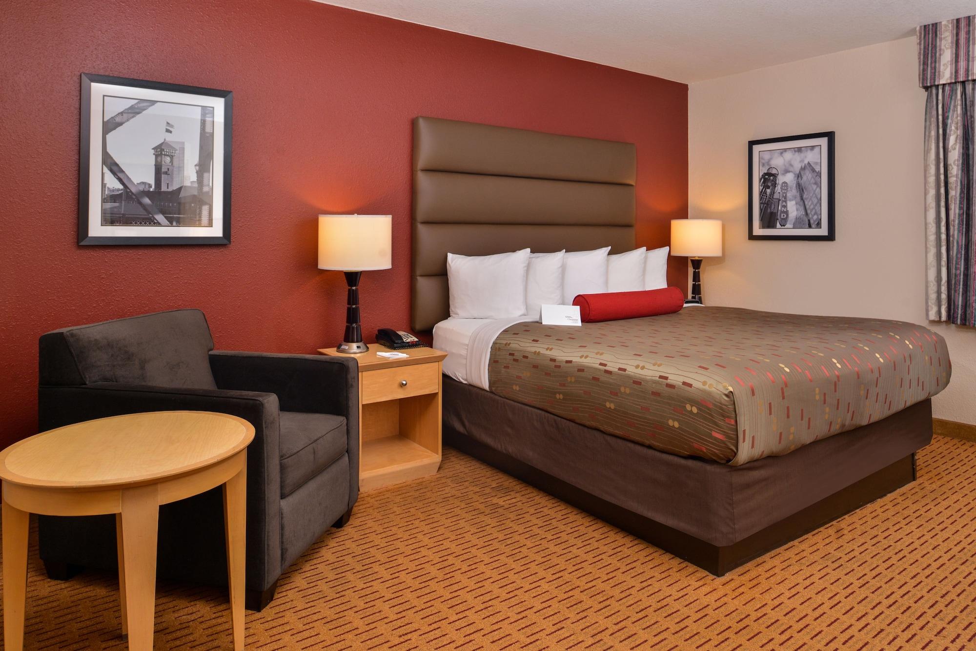 Clackamas Inn And Suites Екстериор снимка