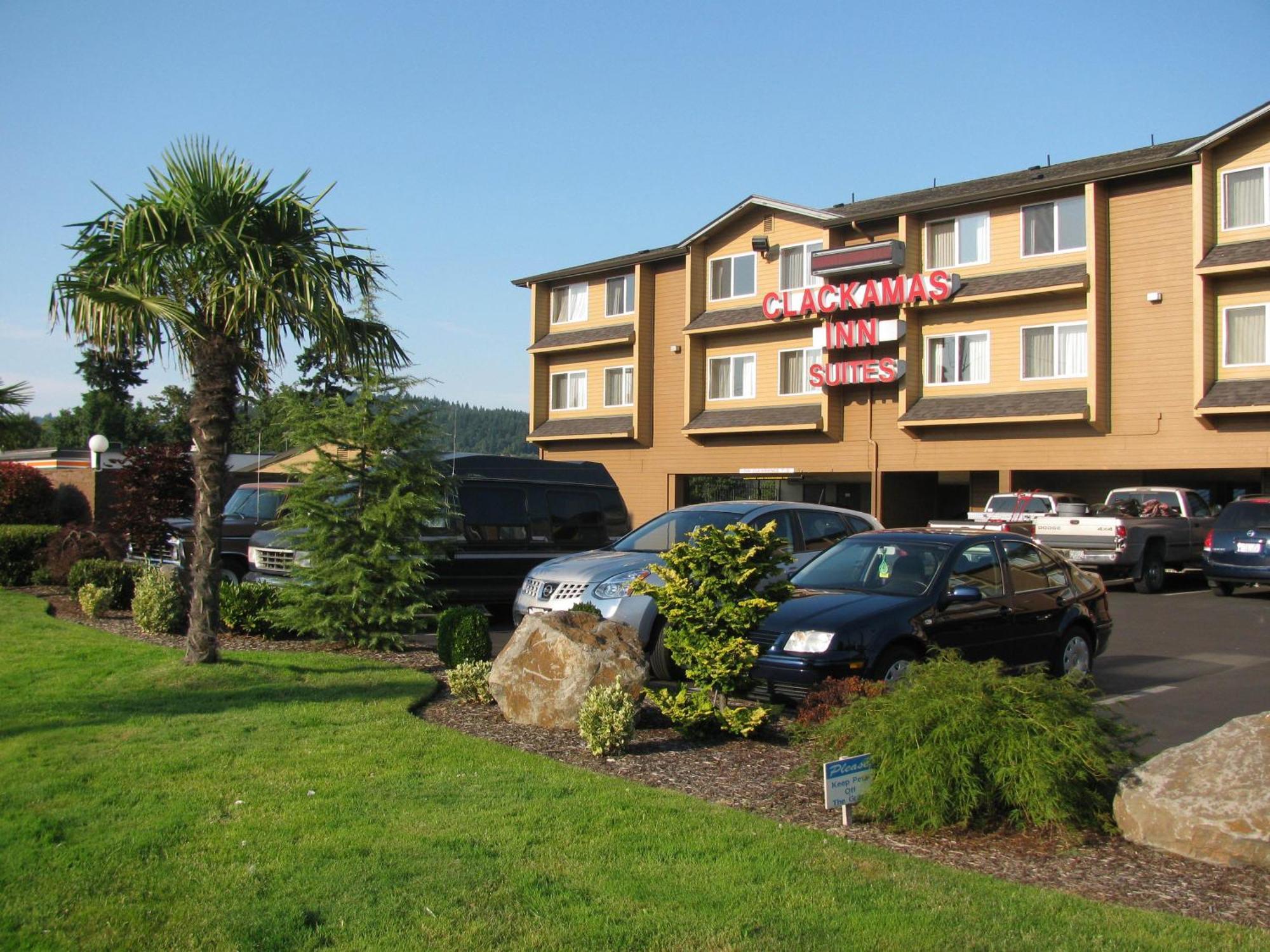 Clackamas Inn And Suites Екстериор снимка