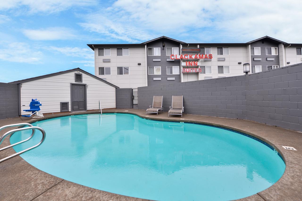 Clackamas Inn And Suites Екстериор снимка