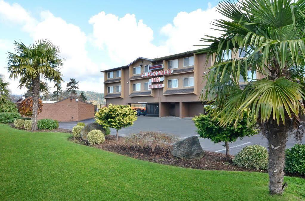 Clackamas Inn And Suites Екстериор снимка